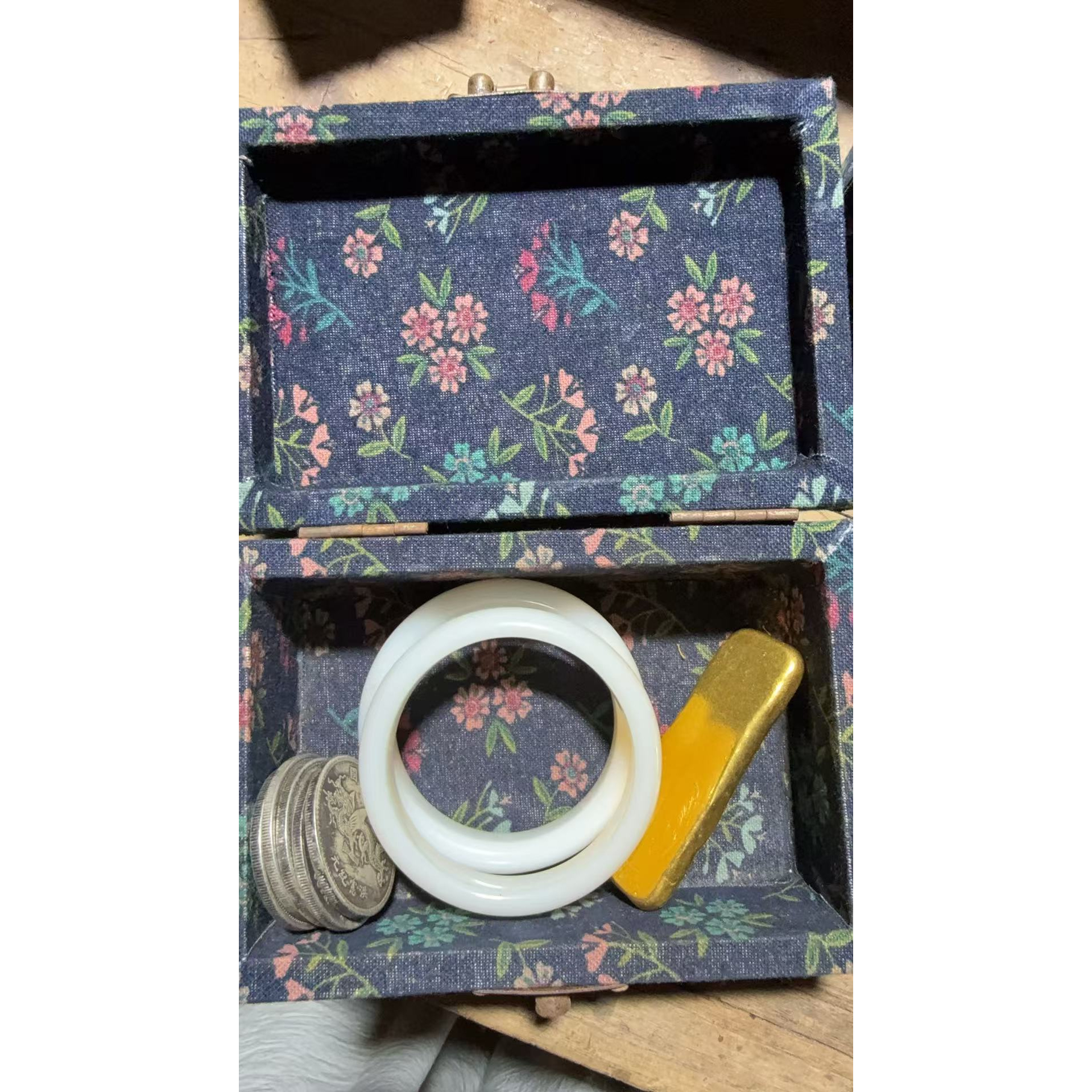 1个开封蓝色花朵小盒子摆件链接1号