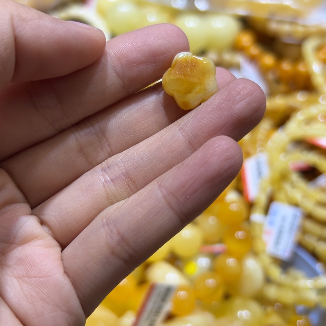 琥珀珠宝奇石未镶嵌