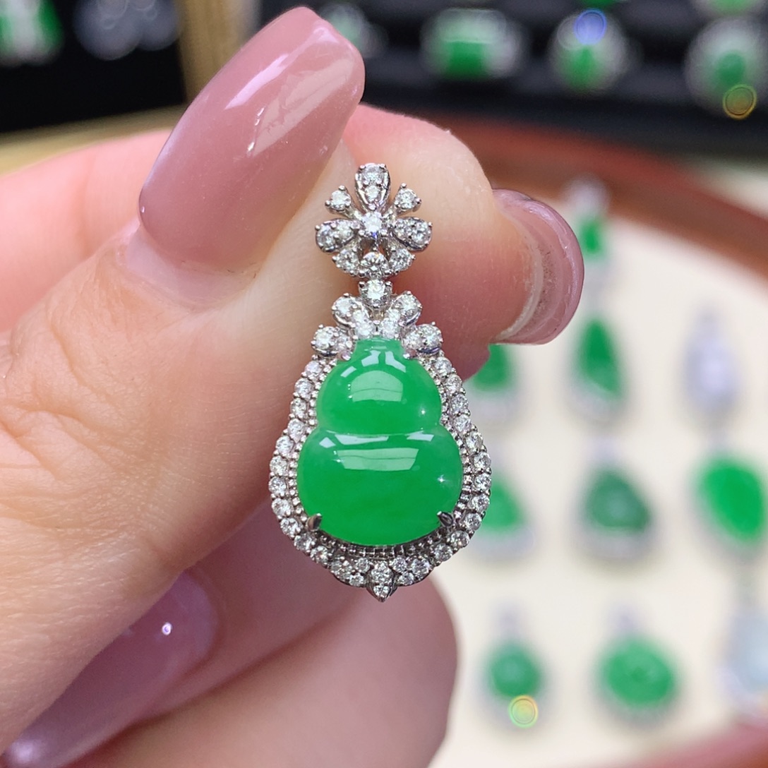 翡翠18K金镶嵌吊坠(不含链)