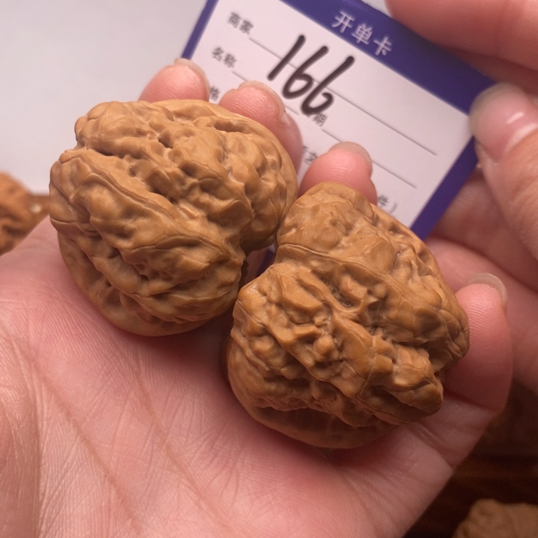 文玩核桃把件全品边38左右