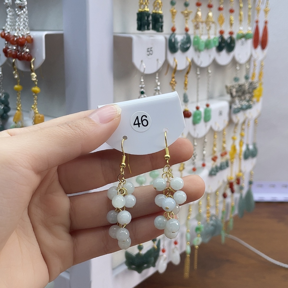 翡翠未镶嵌耳饰一物一图，以实物为准