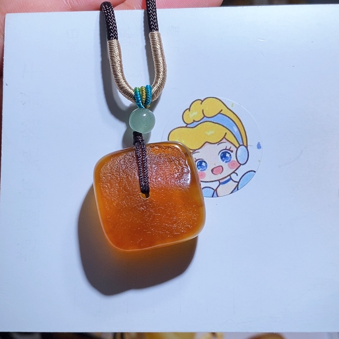 未镶嵌琥珀珠宝奇石