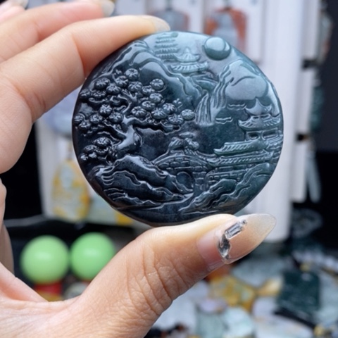 翡翠颈饰未镶嵌翡翠