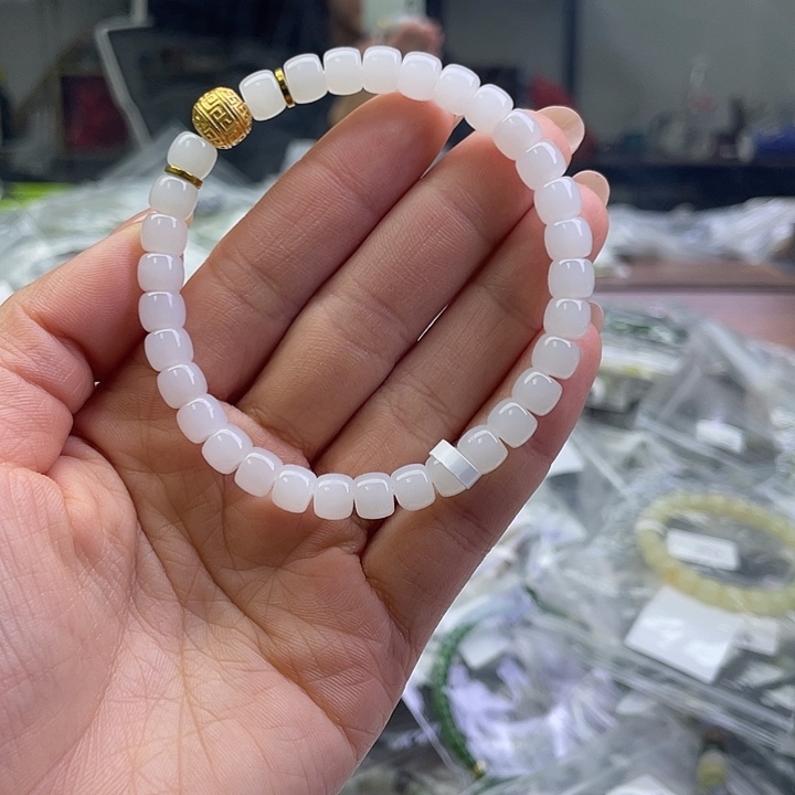 和田玉未镶嵌手串