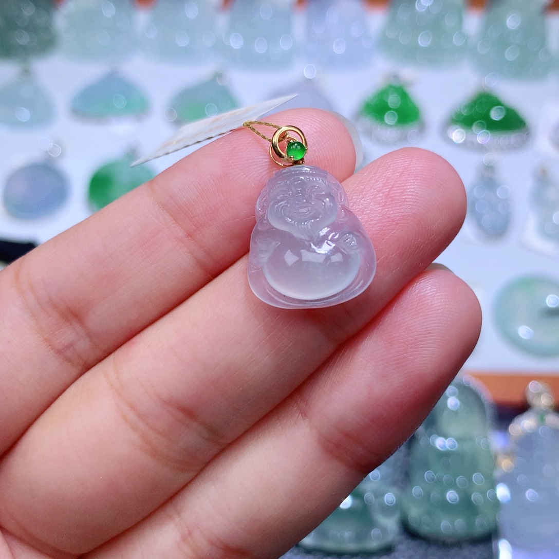 颈饰18K金镶嵌翡翠财神爷