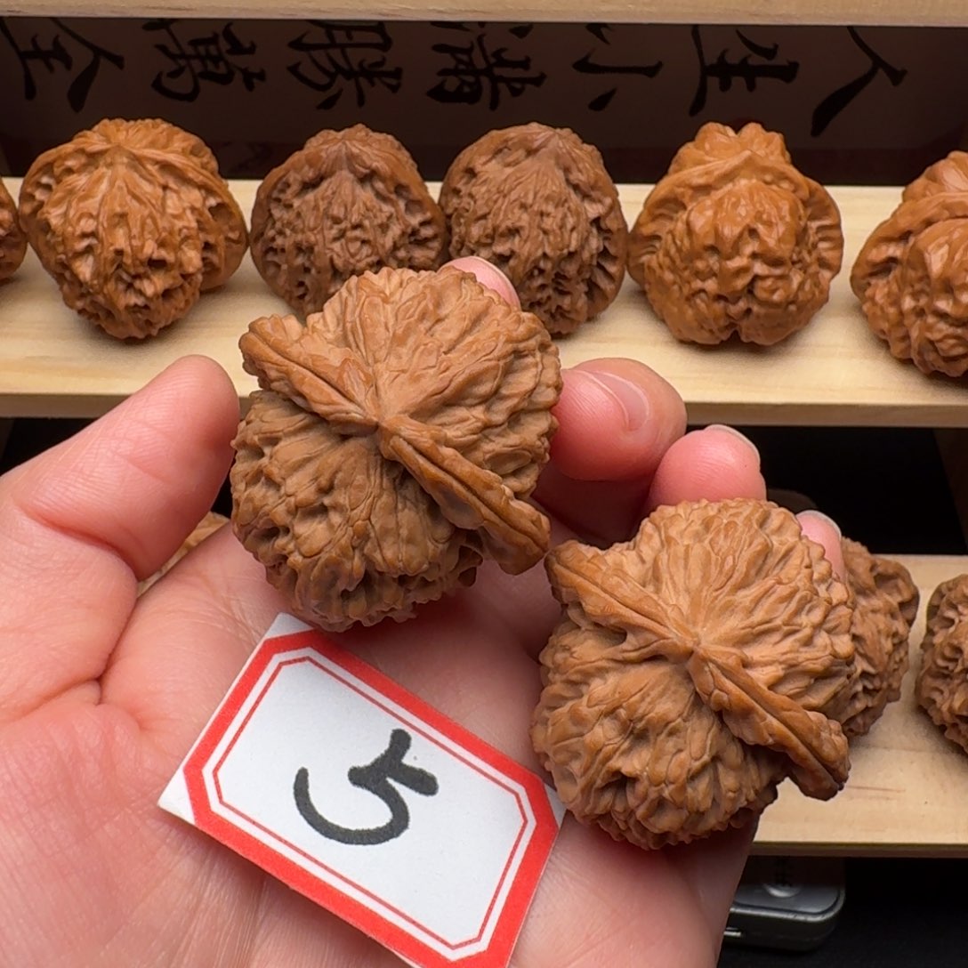 冯***基吊坠文玩核桃全品40尺三角白