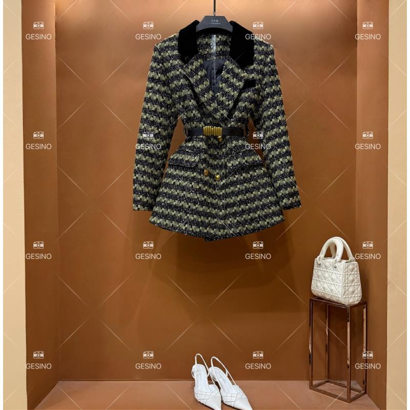 【悠悠】秋冬气质小香风时尚设计师中长款外套 QD-2025115