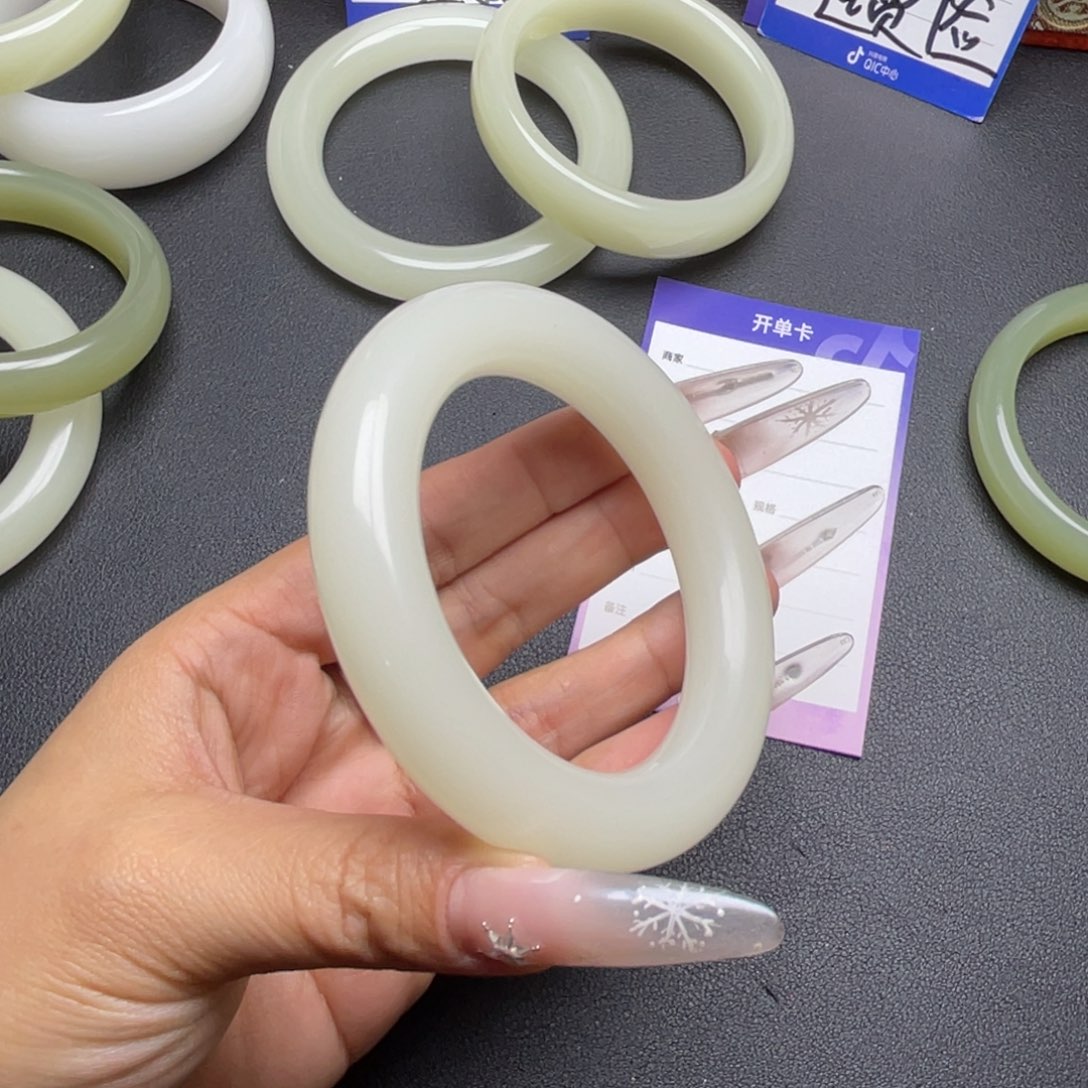 钱***钱57圈口大胖圆暖白色