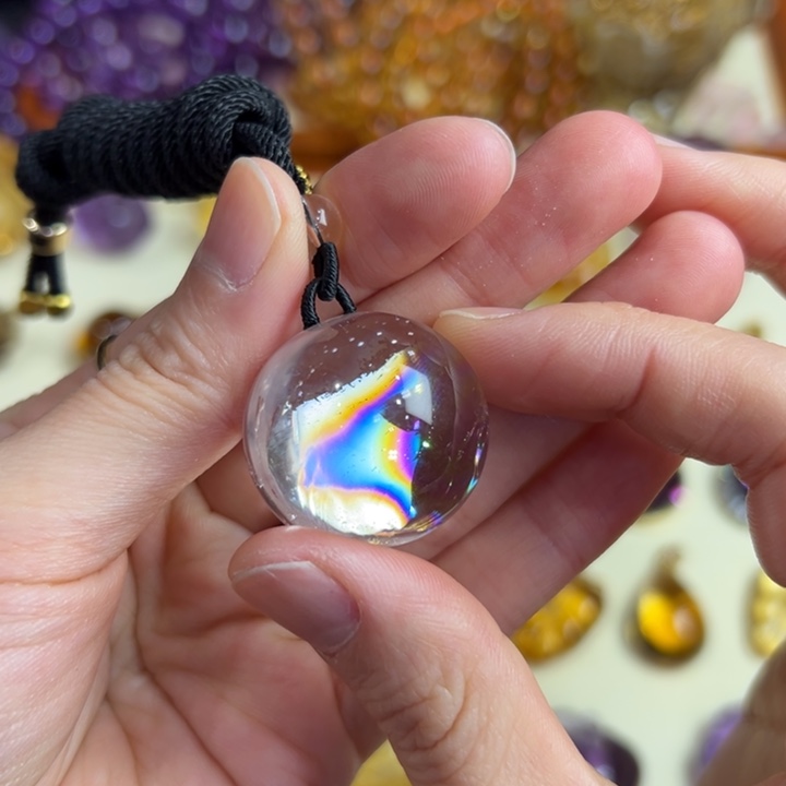 水晶吊坠(赠链)未镶嵌