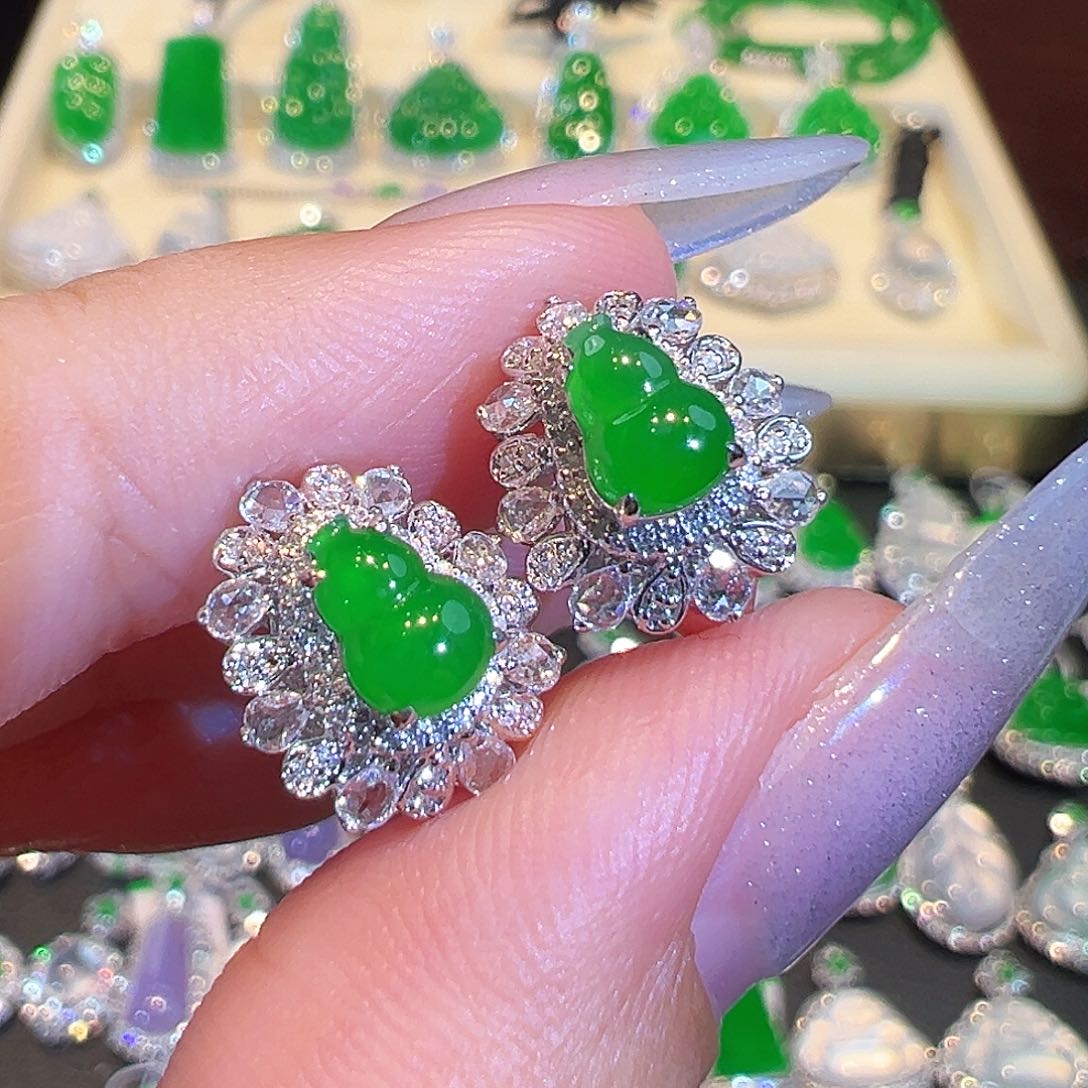 翡翠耳环18K金镶嵌翡翠