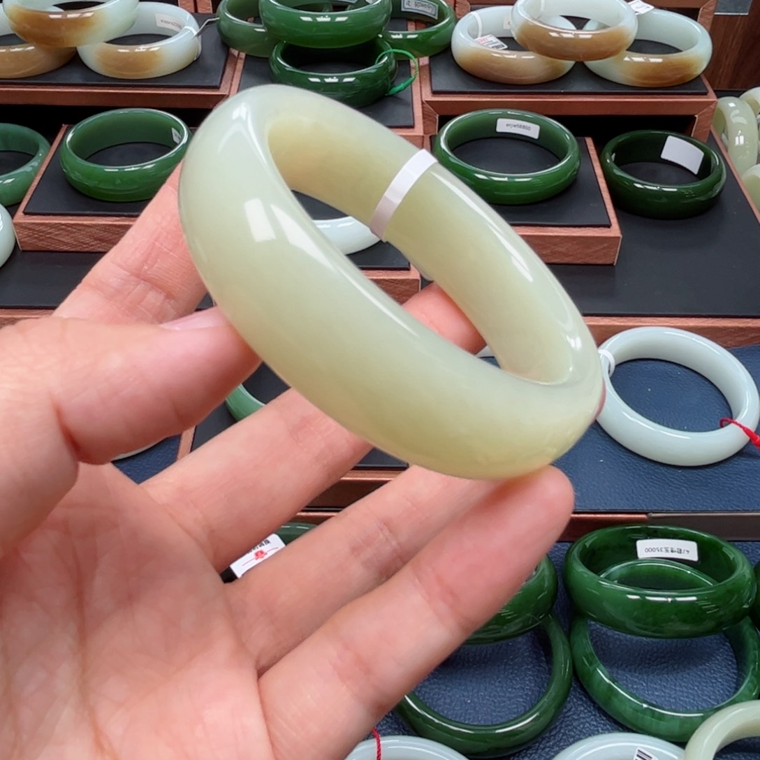 未镶嵌手镯和田玉5253