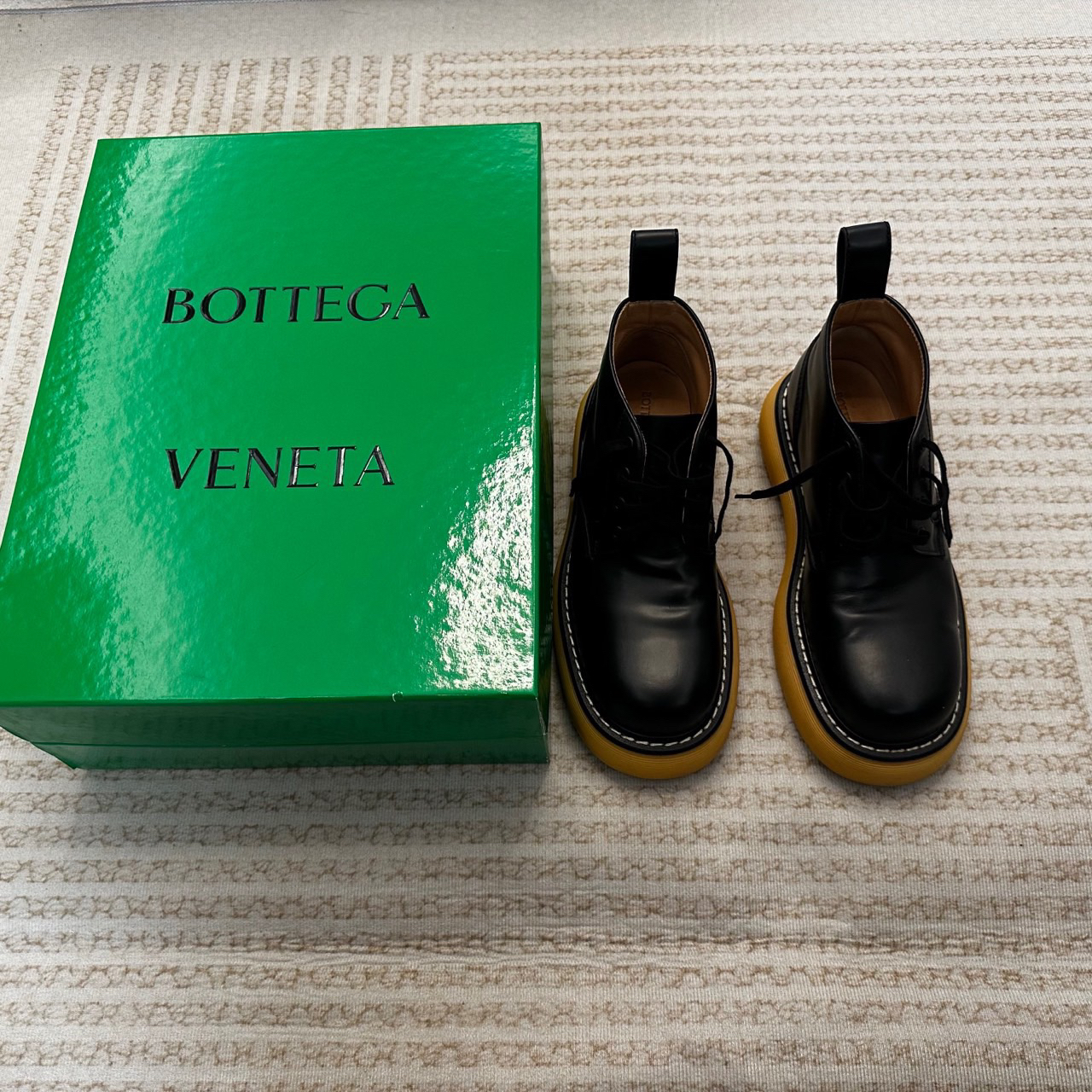 99新 BOTTEGA VENETA/葆蝶家 厚底棕色马丁靴/42码/原盒/公价7900