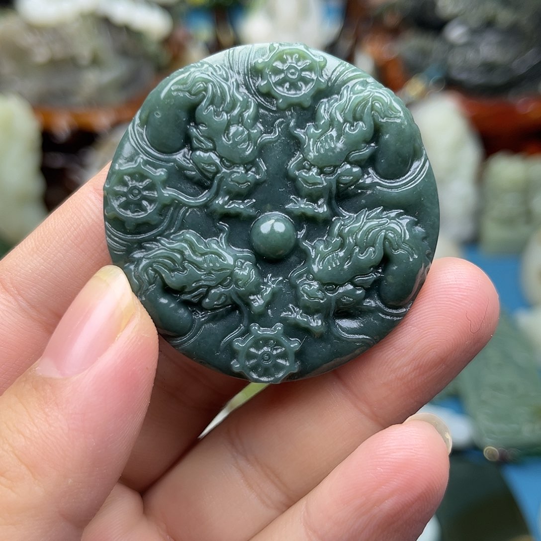 和田玉未镶嵌颈饰和田玉龙牌