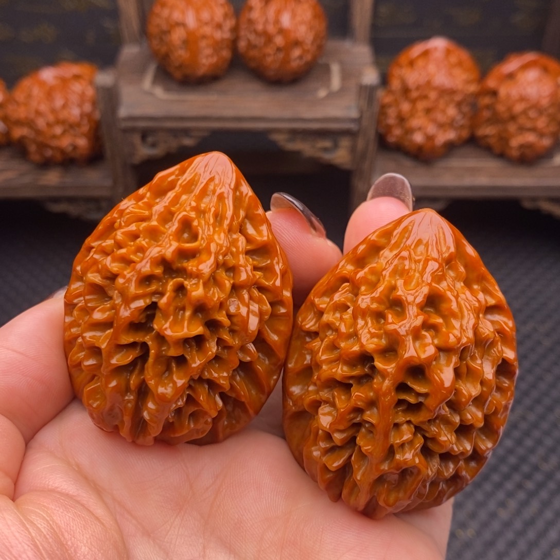 文玩核桃吊坠招财鼠