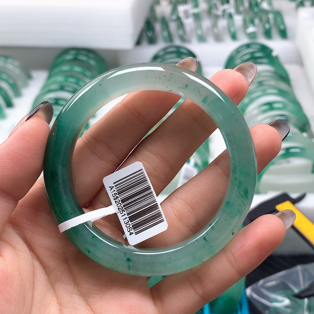 未镶嵌手镯石英质玉（非洲翠）5 号52/53