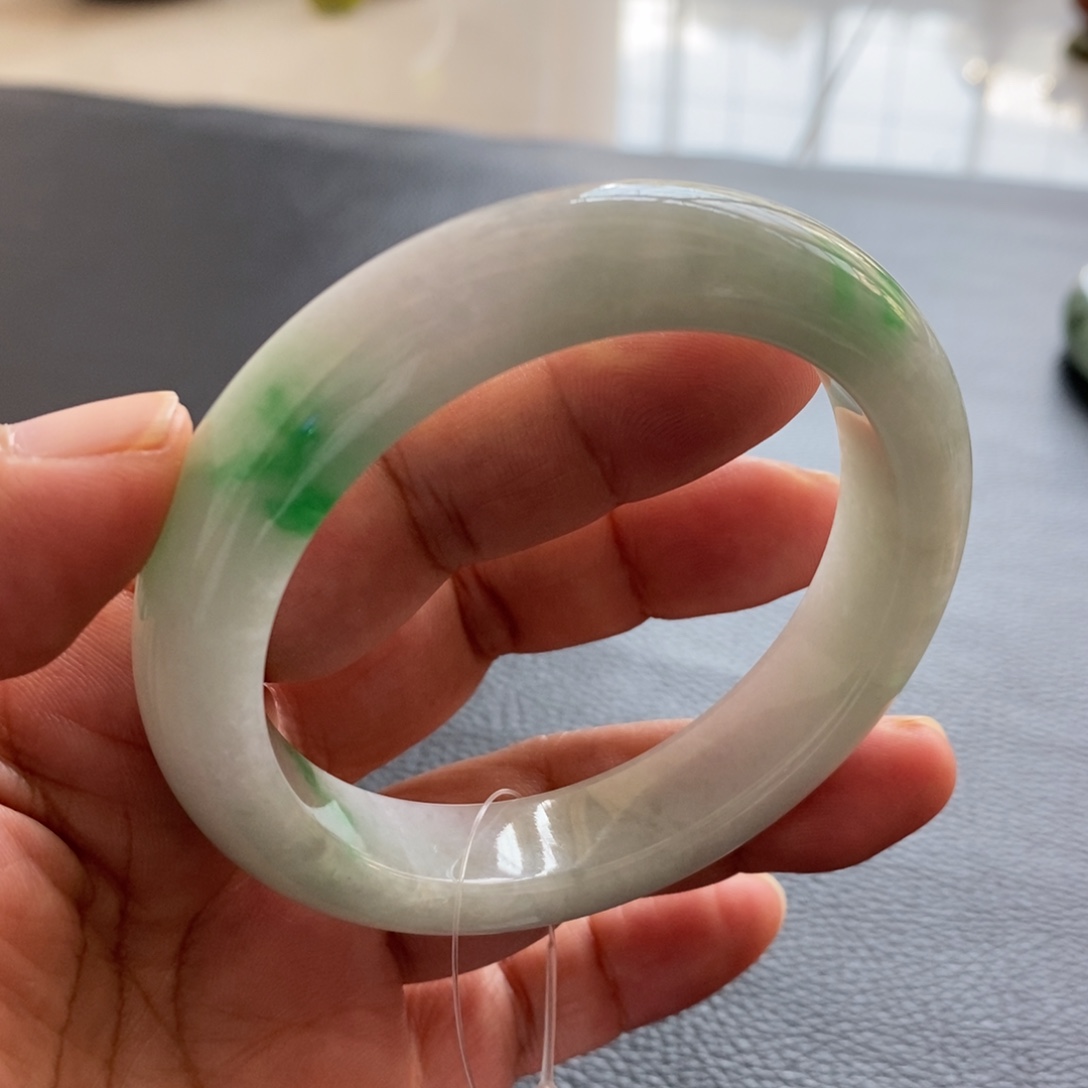 未镶嵌手镯翡翠天然翡翠手镯