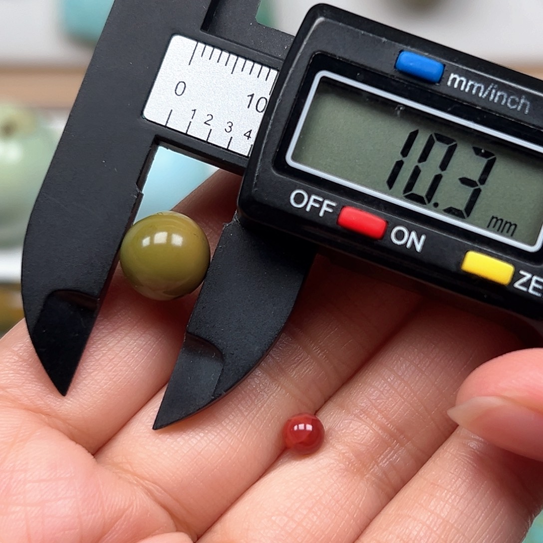 南红玛瑙未镶嵌珠宝奇石