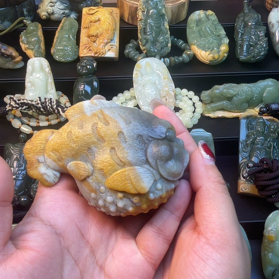 云***虫透闪石质玉未镶嵌手链