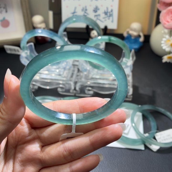 翡翠未镶嵌手镯天青色方条