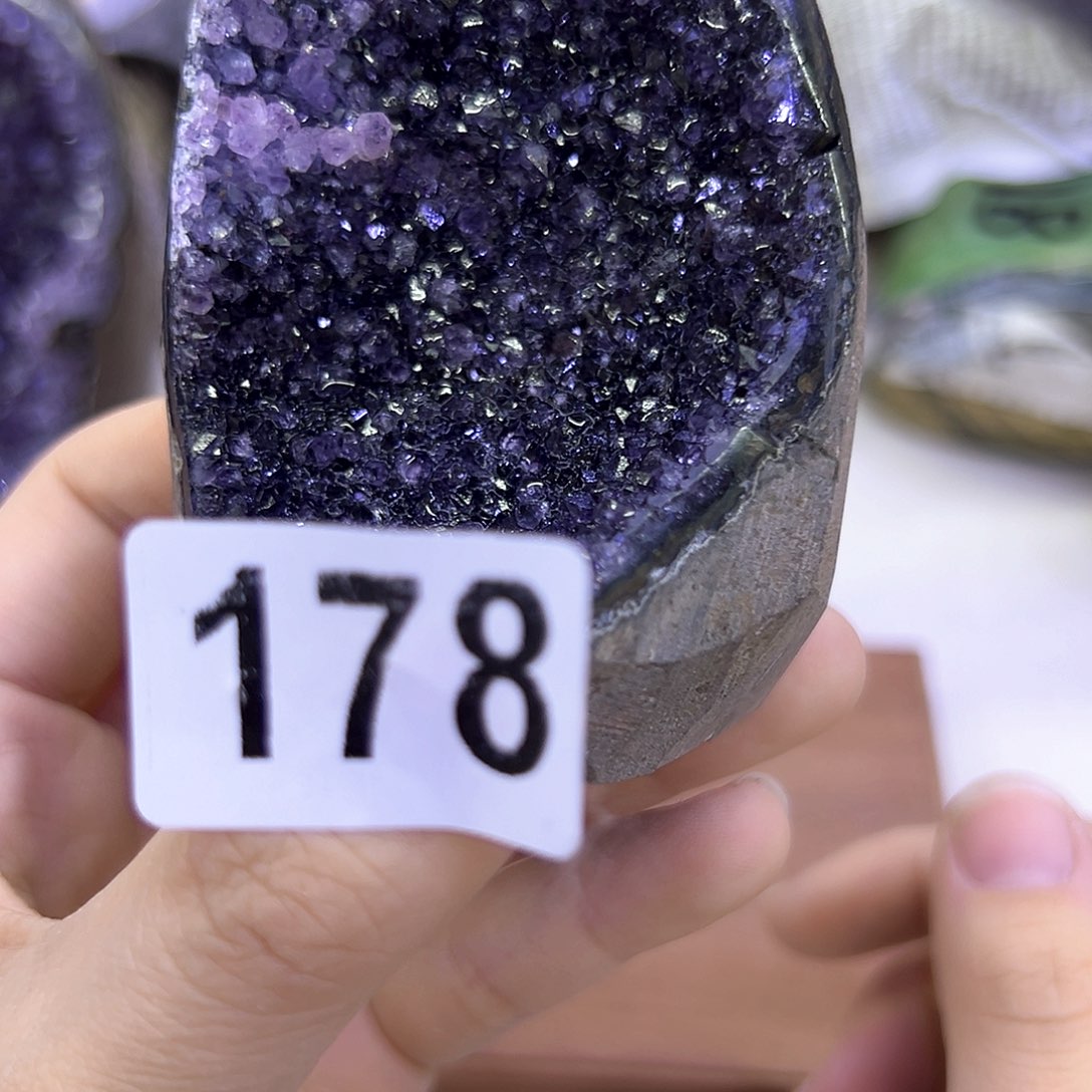 紫晶水晶摆件未镶嵌