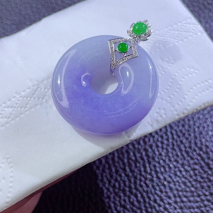 翡翠颈饰18K金镶嵌翡翠