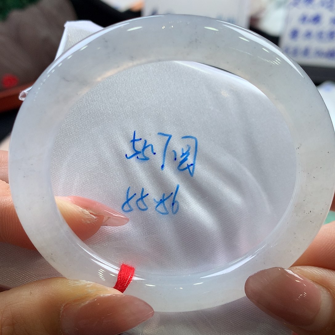 翡翠未镶嵌手镯5556圆