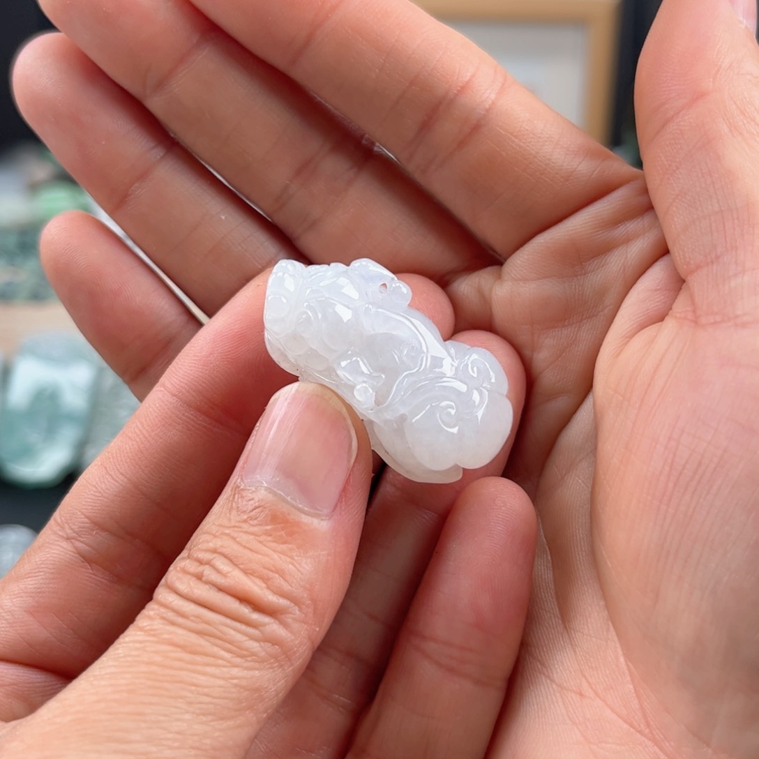 翡翠颈饰未镶嵌貔貅