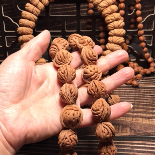 桃核手串鱼肚手持20卡