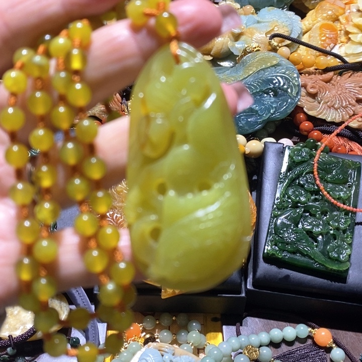 蛇纹石玉合金颈饰