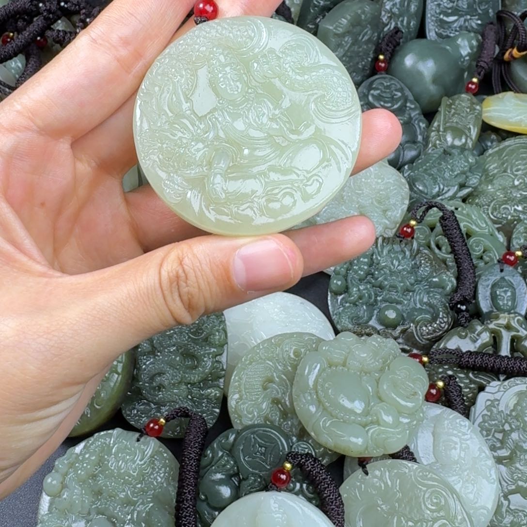 和田玉颈饰未镶嵌