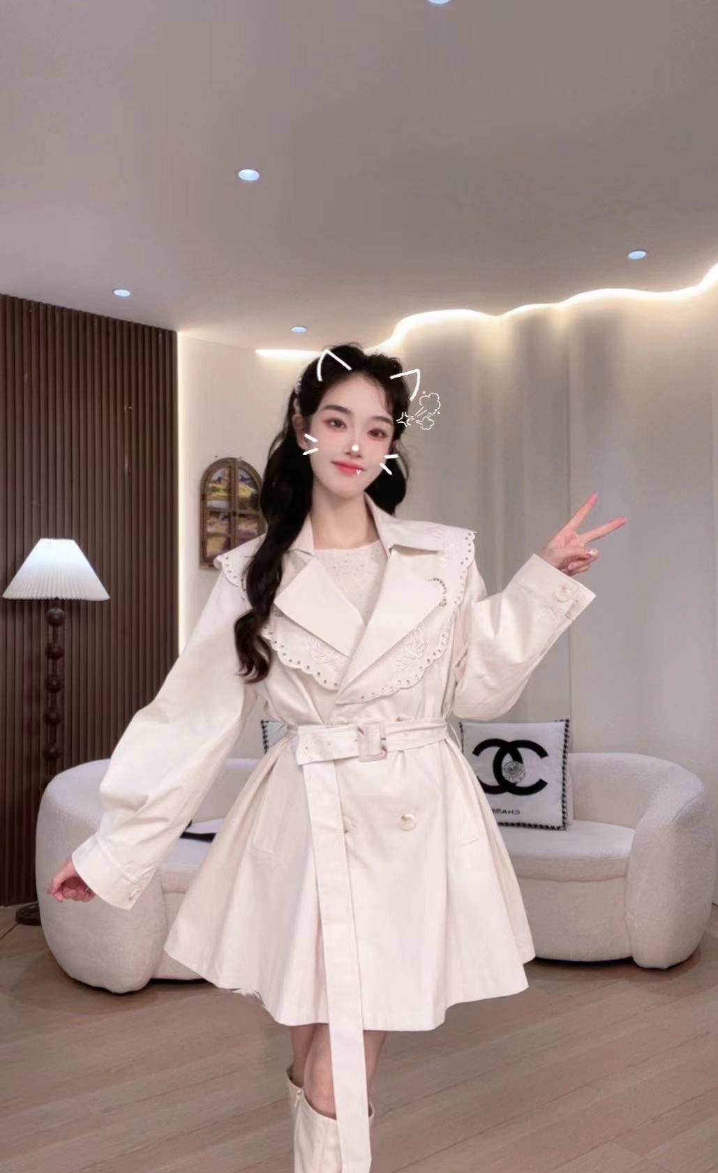 【石潇潇STUDIO】法式绣花短款纯色温柔气质设计感风衣外套女秋季
