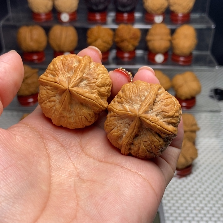 文玩核桃把件御宝四棱55