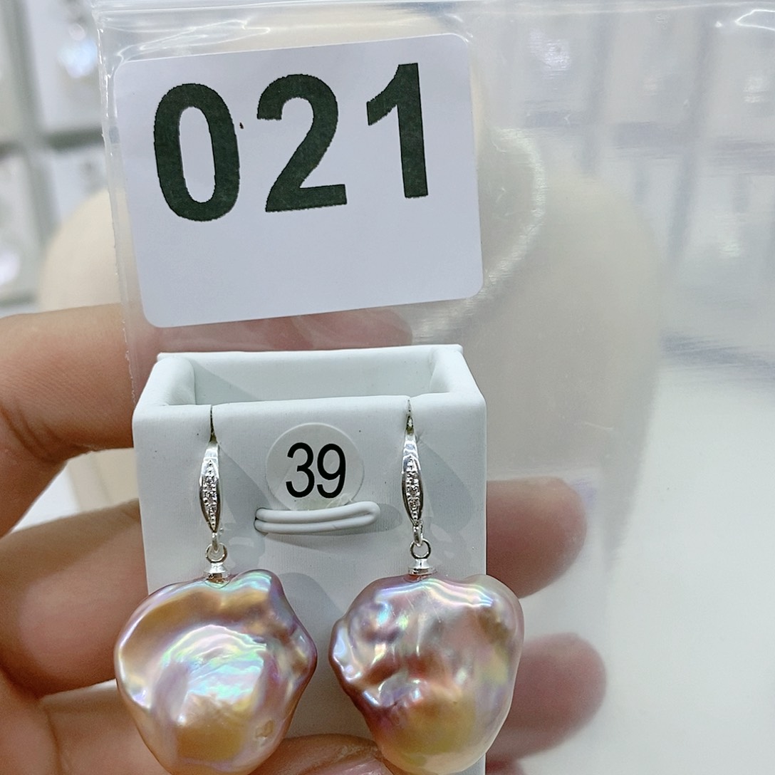 淡水珍珠颈饰合金