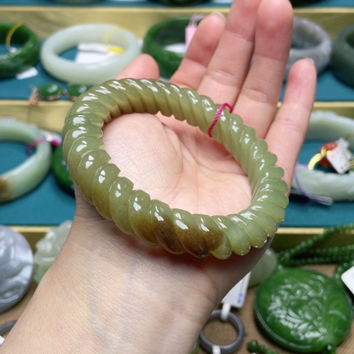 和田玉手镯56圈口 编号71未镶嵌