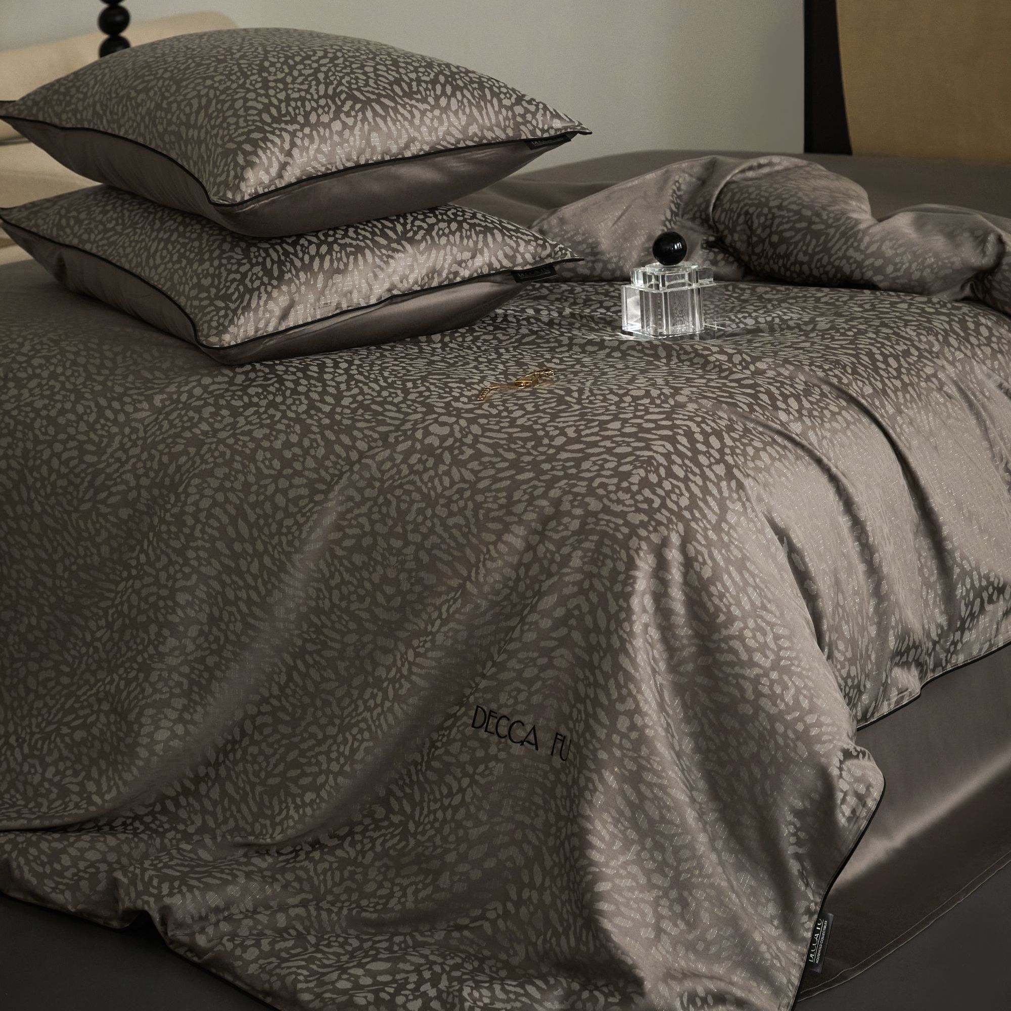 绣花夫人/斯科尔/铂金简奢/天丝棉/暗合麻绳/豹纹设计/四件套