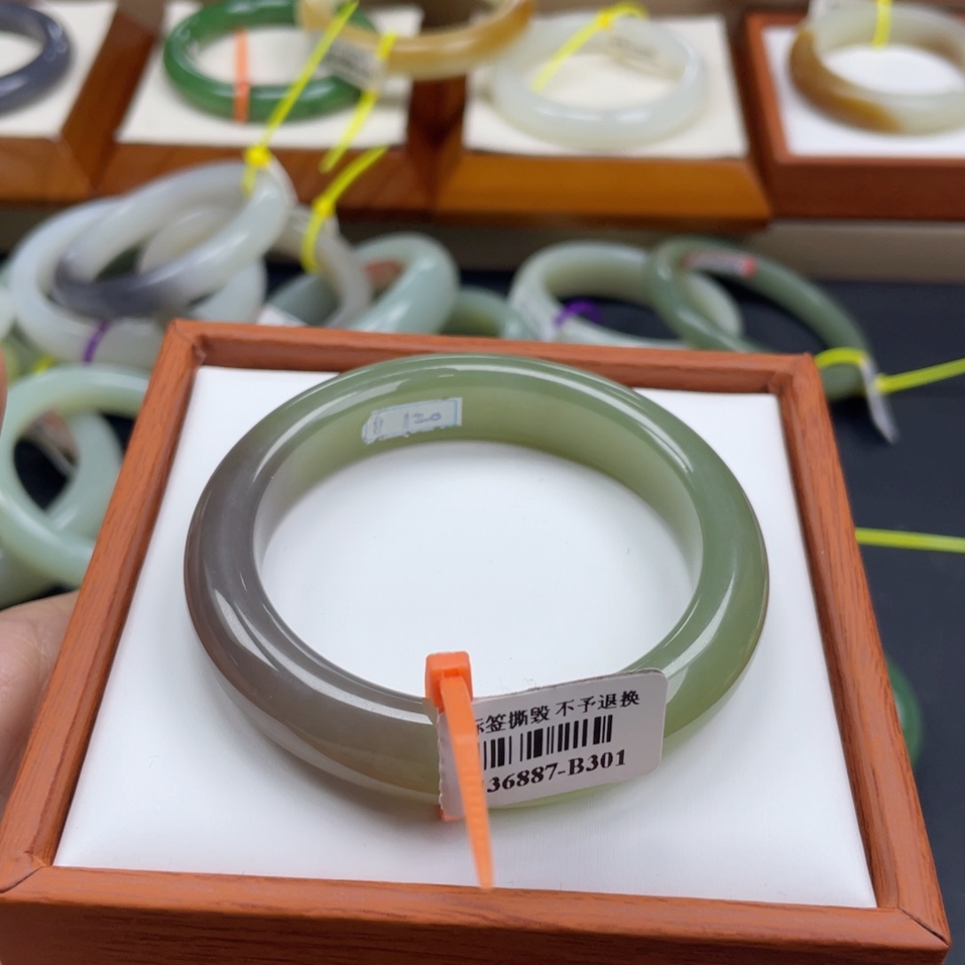 【闪购商品】未镶嵌手镯和田玉链接17。    55.2