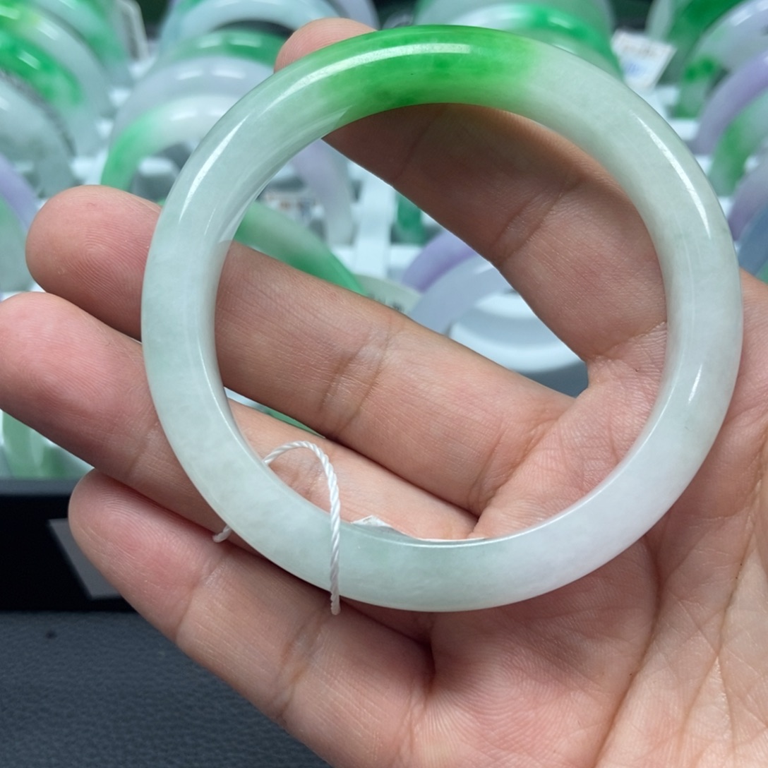 李***2一物一物一物手镯