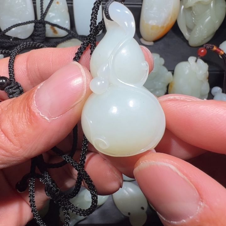 和田玉颈饰未镶嵌子*