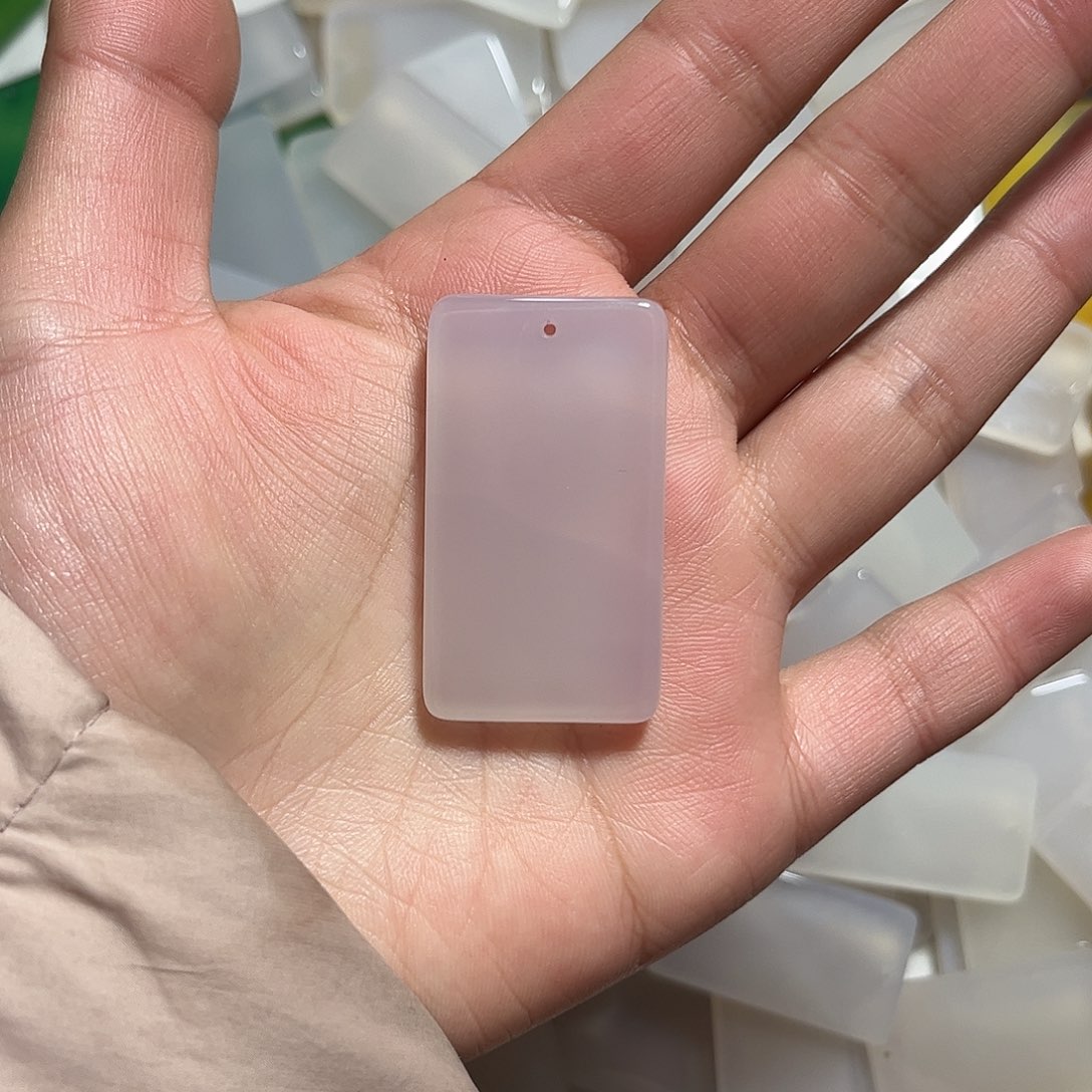 未镶嵌颈饰玛瑙/玉髓月*?无事牌