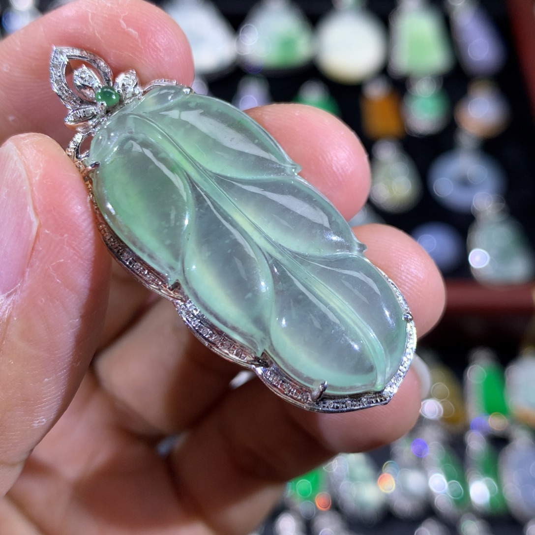 含***量翡翠18K金镶嵌吊坠(不含链)