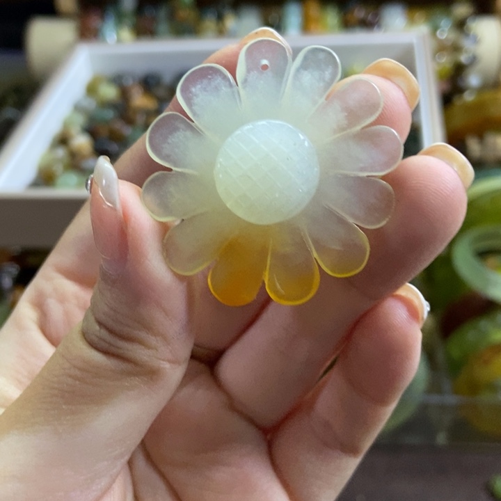 蛇纹石玉未镶嵌配饰