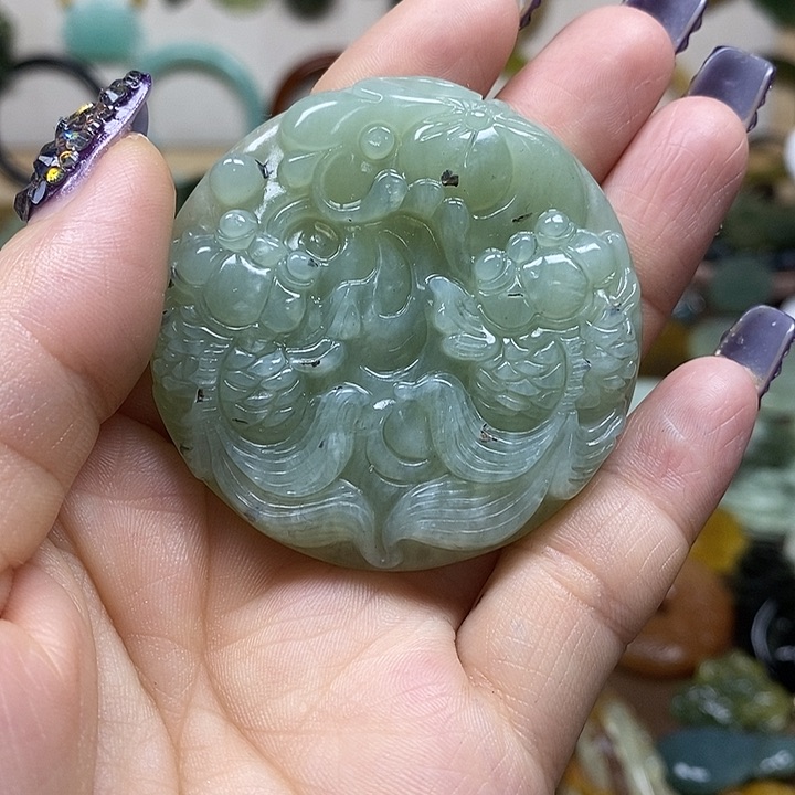 蛇纹石玉吊坠未镶嵌