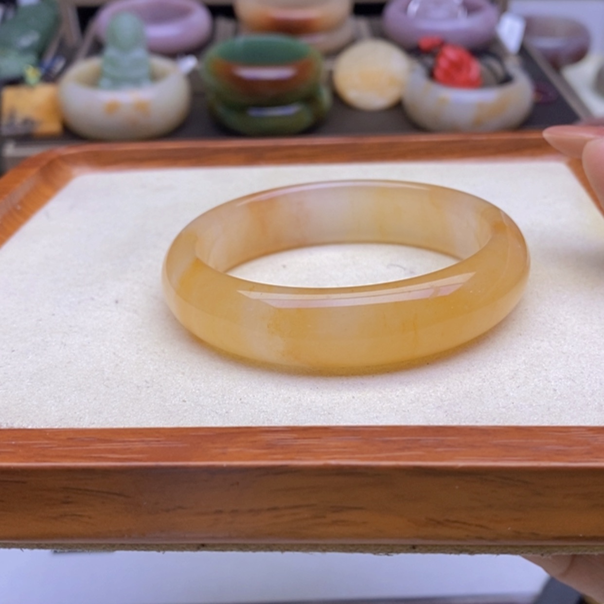 【闪购商品】石英质玉手镯未镶嵌