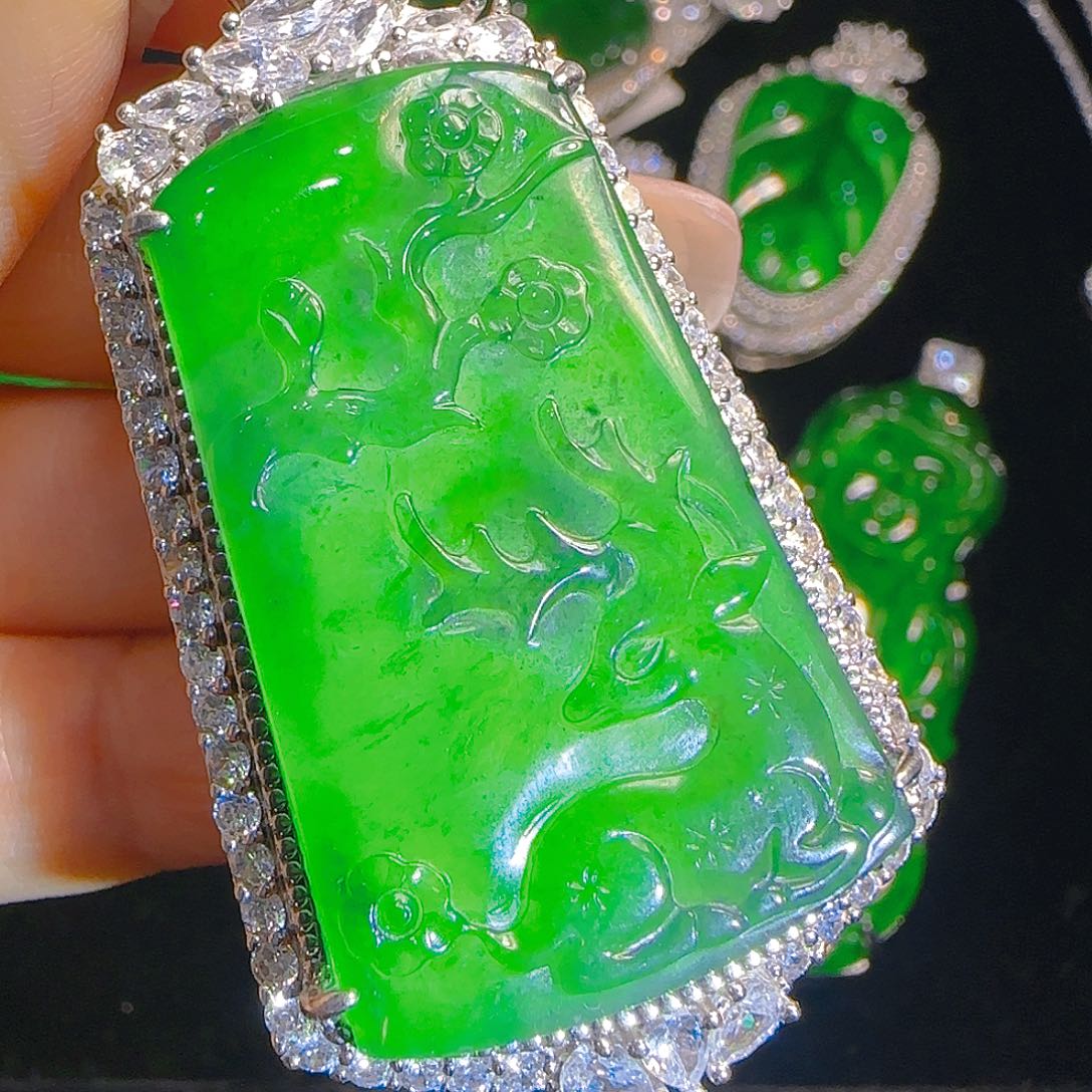 翡翠吊坠(赠链)银S925镶嵌