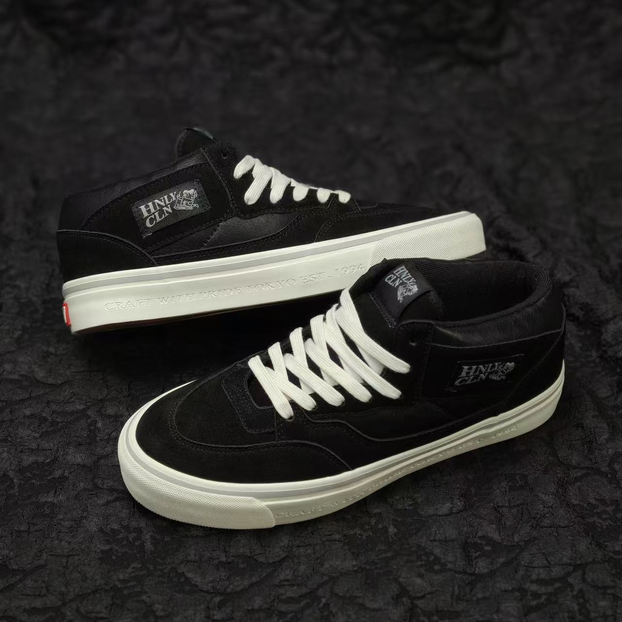 经典黑白色新款情侣美式复古痞帅街拍中帮休闲板鞋百搭潮鞋板鞋