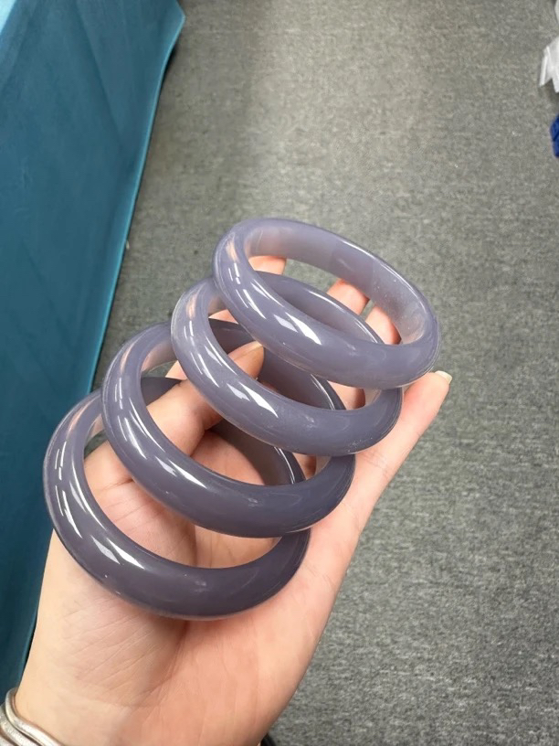 精美新疆烟紫正宽手镯多样性发一