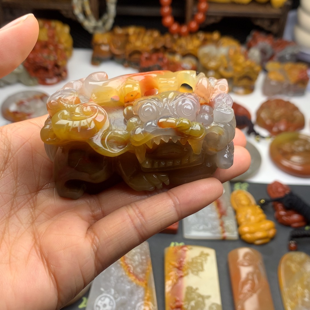 石英质玉（黄龙玉）挂件未镶嵌
