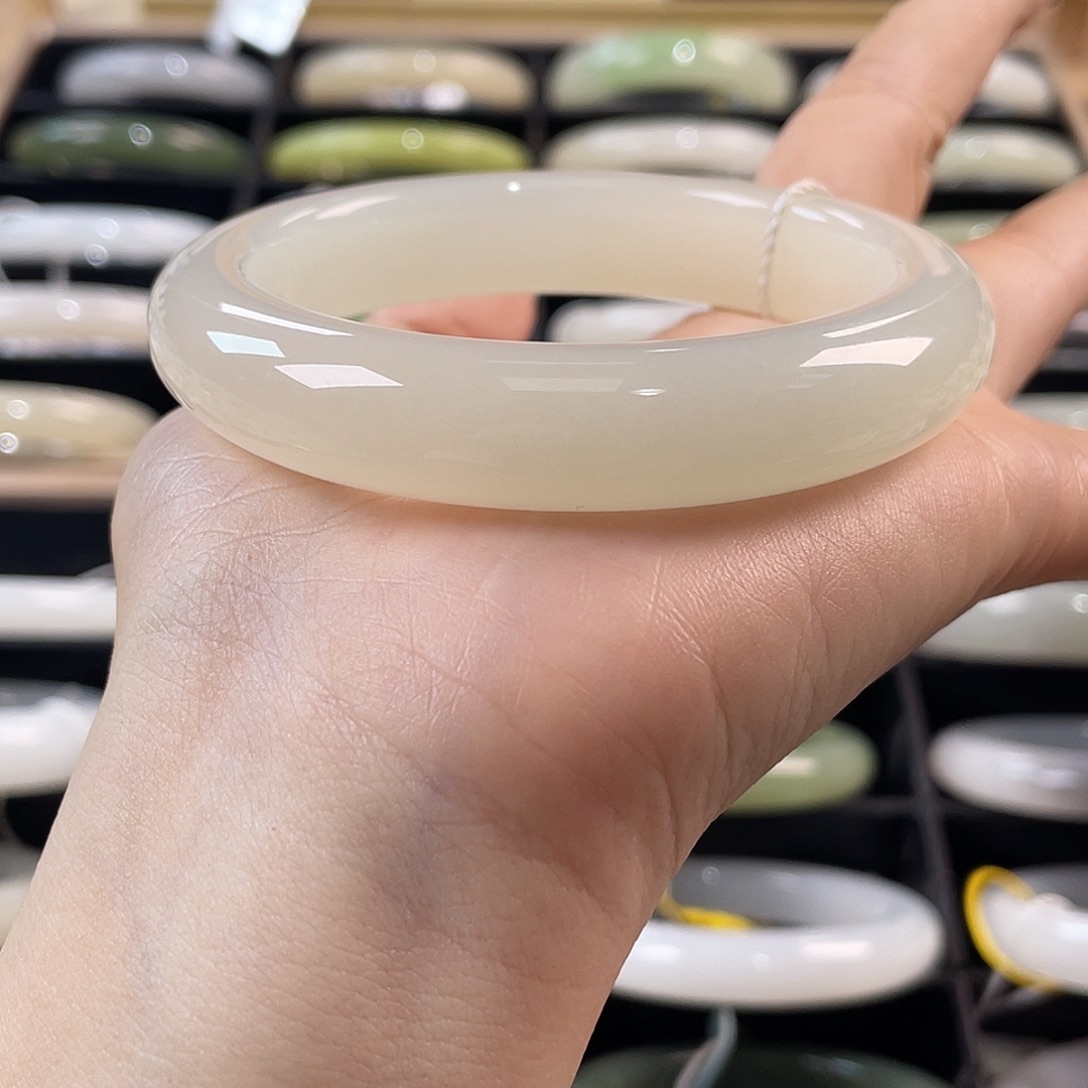 和田玉未镶嵌手镯毕业级，冰胶