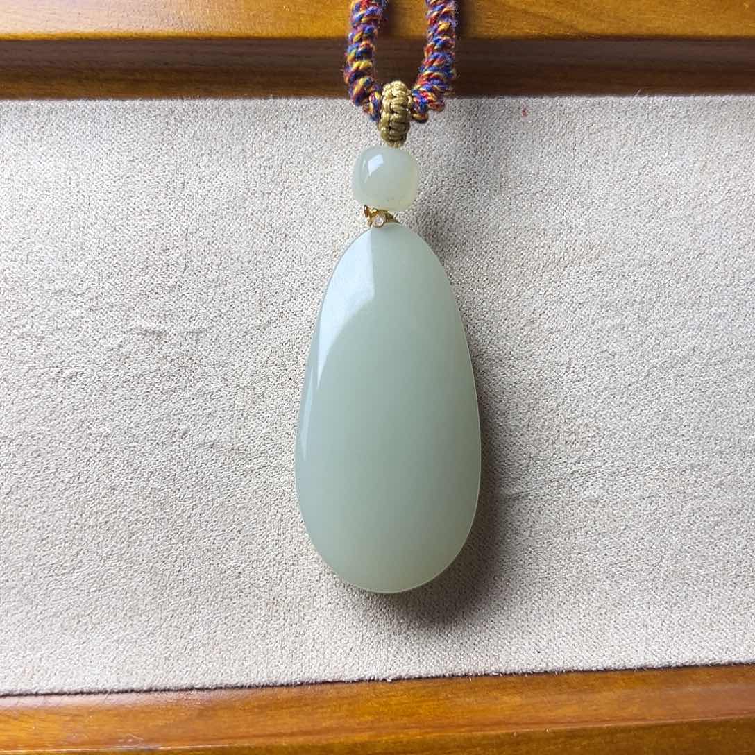 手链未镶嵌和田玉新疆且末高青白水滴挂件 油润细腻