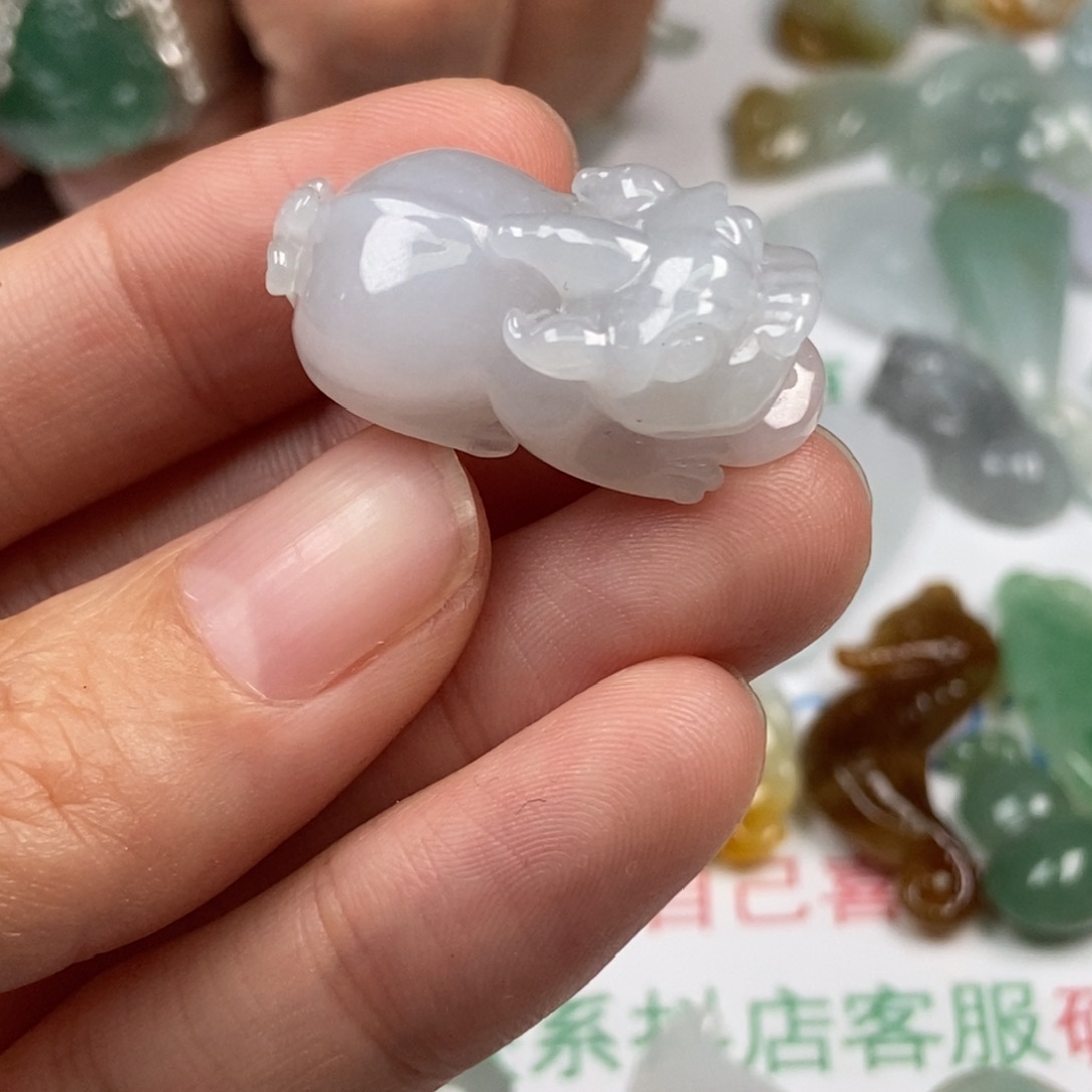 都***堰翡翠未镶嵌颈饰翡翠